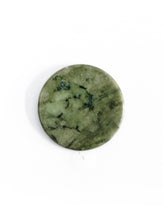 Lade das Bild in den Galerie-Viewer, Jadestein