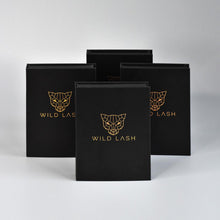 Lade das Bild in den Galerie-Viewer, WildLash Fertige Fächer 10D